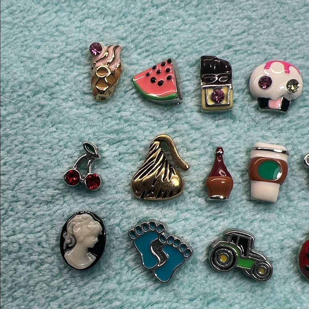 Floating Locket Charms - Picture 2 of 3